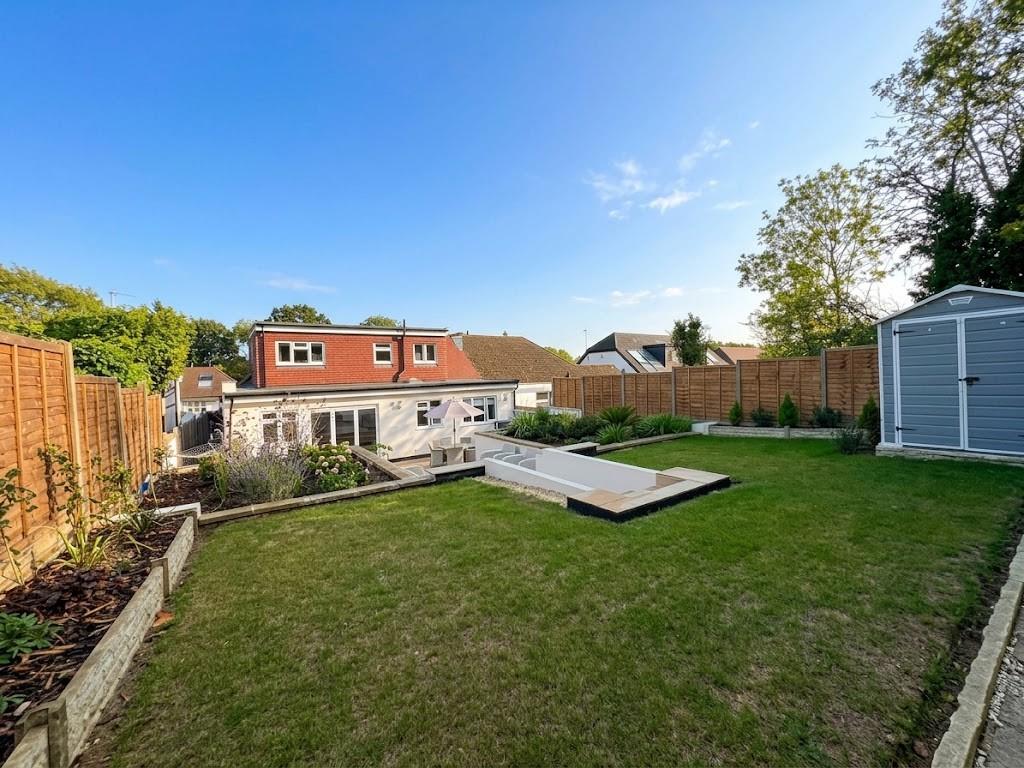 Highview Gardens, Edgware, HA8, Edgware
